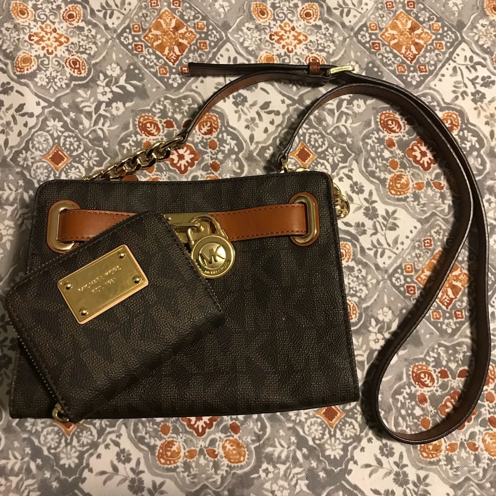 Like New Michael Kors Crossbody and Wallet
